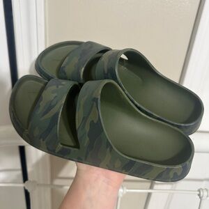 Old Navy Camo Slide Sandals